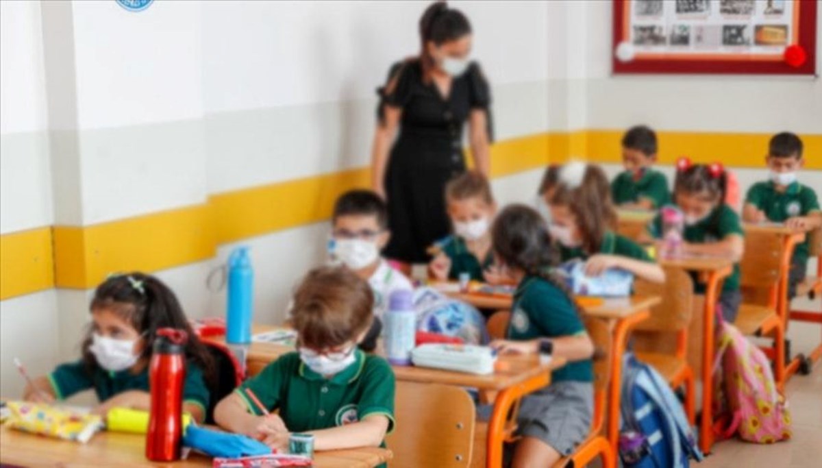 Cuımhurbaşkanı Erdoğan'dan öğretmenlere 'Eş durumu tayini' müjdesi