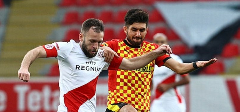 TRANSFER HABERİ: Antalyaspor Hakan Özmert ile 1 yıllık yeni sözleşme imzaladı!