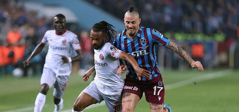 Antalyaspor Trabzonspor maçında penaltı kazandı! İşte o müdahale