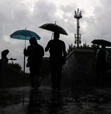 Marmara Bölgesi için kuvvetli yağış uyarısı yapan Meteoroloji, yağışın bugünden itibaren etkili olacağını belirtti. Meteoroloji, Bursa için ise sarı kod uyarısında bulunarak bugün 18.00