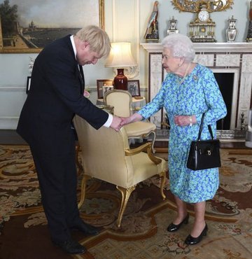 Eski İngiltere Başbakanı Johnson, Kraliçe 2. Elizabeth hayatını kaybetmeden iki gün önce gerçekleştirdiği son görüşmeyi Ne kadar hasta olduğu göz önüne alındığında bu kadar parlak ve odaklanmış olması çok şaşırtıcıydı. Oldukça duygusal bir andı. sözleriyle anlattı